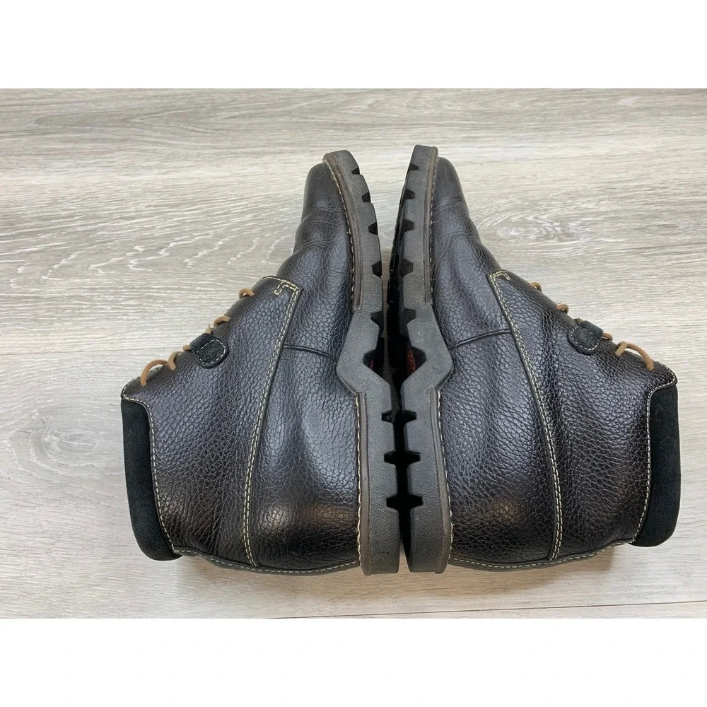 Cole Haan Country Women's Black Pebbled Leather Waterproof Lug Sole Boots 8.5 B